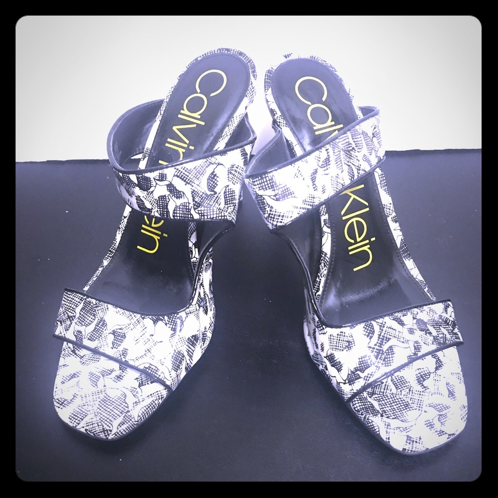 Calvin Klien sandals w/ heels sz 8